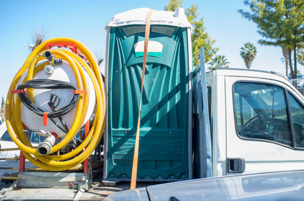 Porta potty delivery and setup in Parklawn, CA
